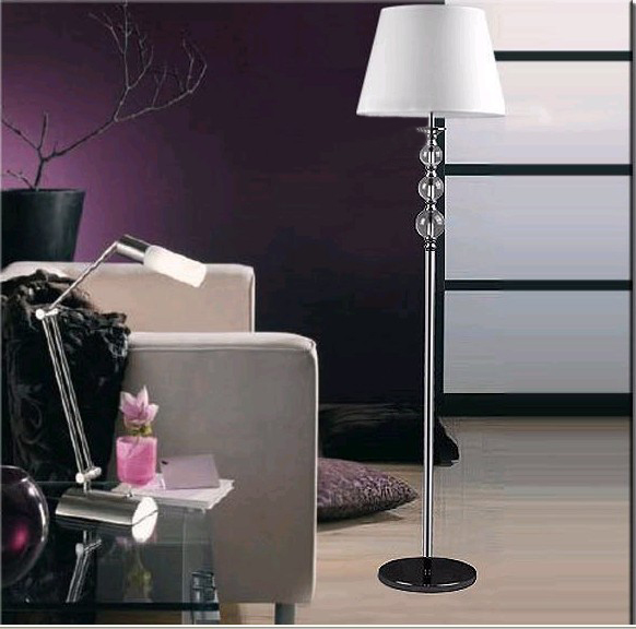 Classy Contemporary White Floor Lamp with Clear Glasses