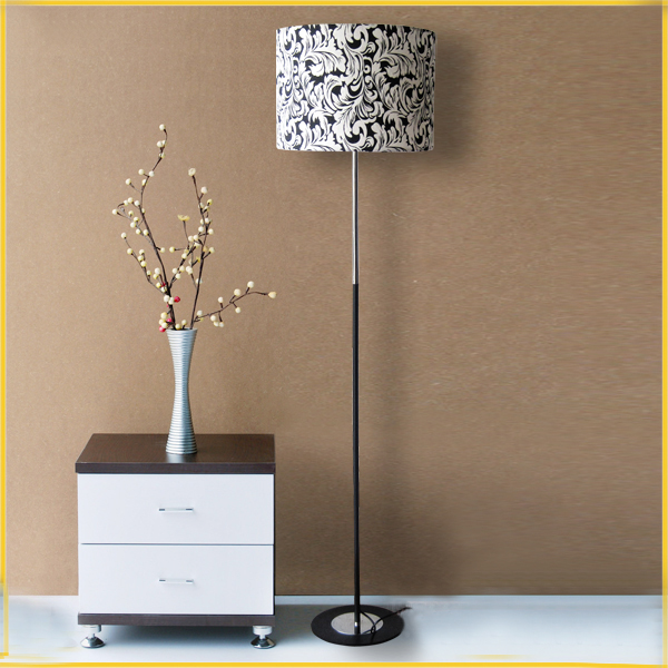 Outlet Retro White and Black Floral Printed Adjustable Floor Lamp - Click Image to Close