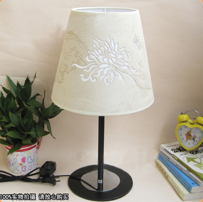 Red Floria Cover Black Base Bedside Table Lamps Wholesale