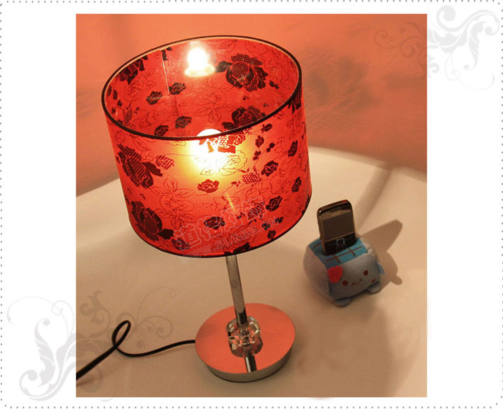 Refined Red Art Printed Table Lamps with Three Crystal Balls