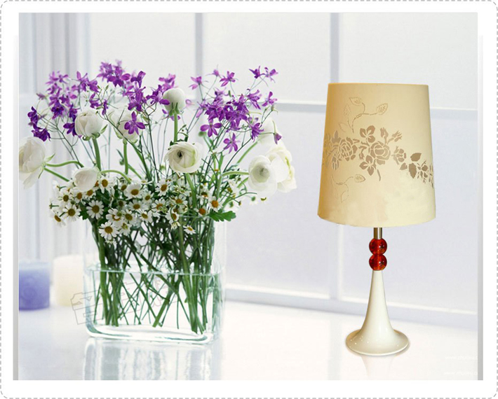 Classy Offwhite Table Lamps with Red Acrylic Balls