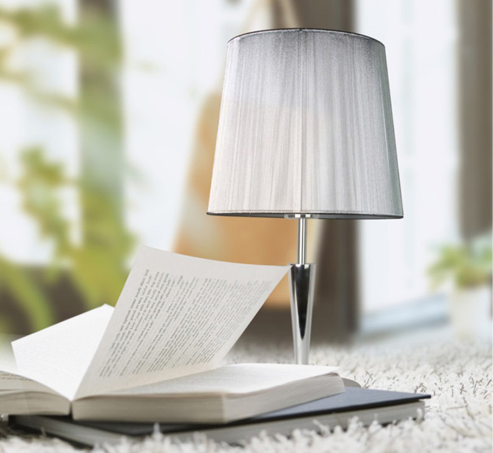 Silver Wire Drawing Chrome Table Lamp with Luring Discounts