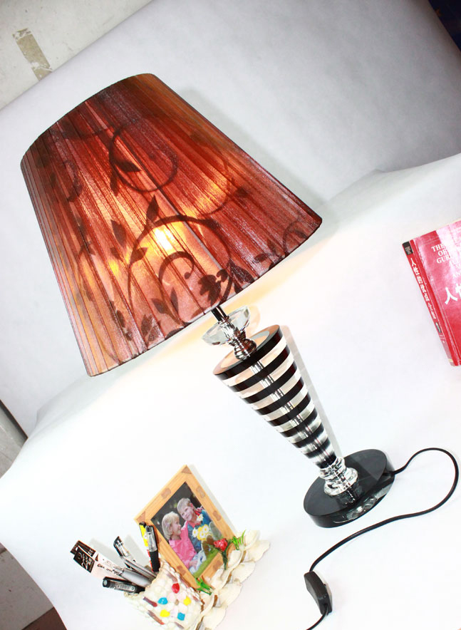 Upscale Red Printed Silk Cloth Cover K9 Crystal Bedroom Table Lamps