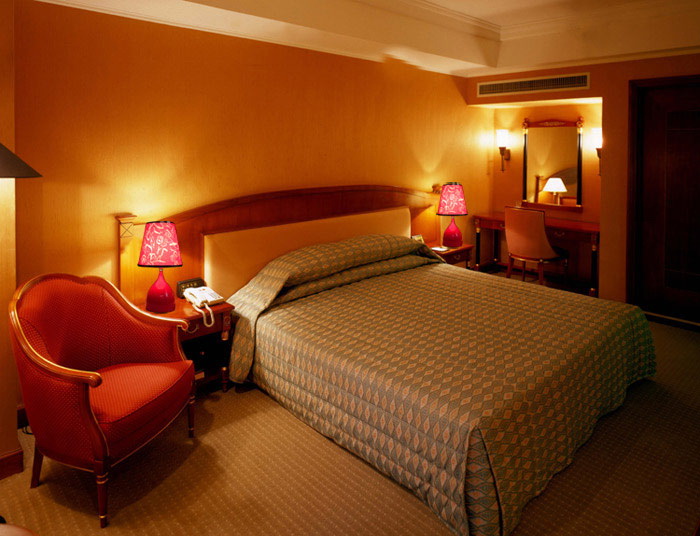 Red Printed Cloth Art Bedside Table Lamps
