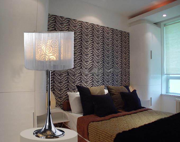 Wire Drawing Chrome-Plated Modern Table Lamps